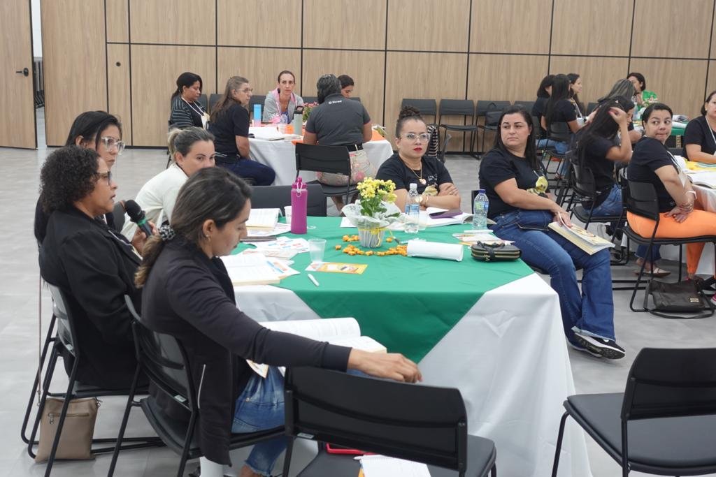 As formações têm o intuito de apresentar os professores à metodologia do Programa