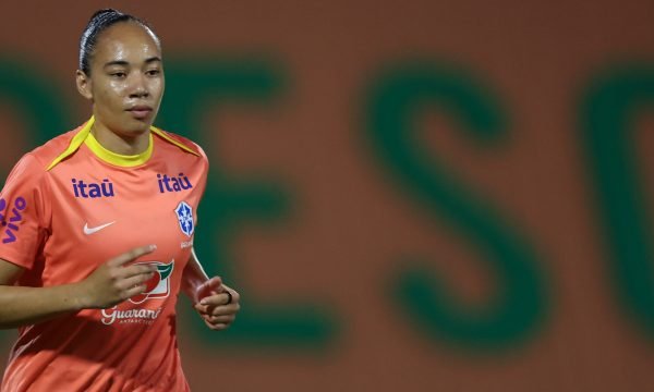 Aline Gomes detalha adaptação ao futebol mexicano e projeta Brasil no FIFA Series