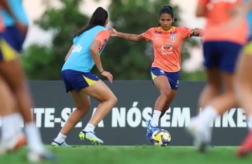 Marília celebra retorno à Seleção e boa fase no Cruzeiro