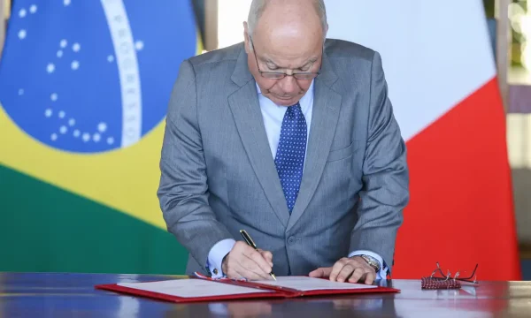 Itamaraty alerta para risco de EUA usar força militar no Brasil