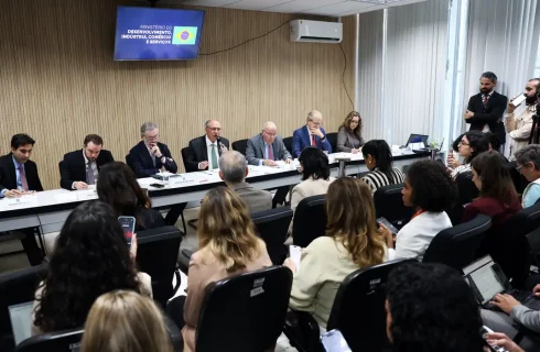 Setores atingidos por tarifaço dos EUA terão novo plano de socorro