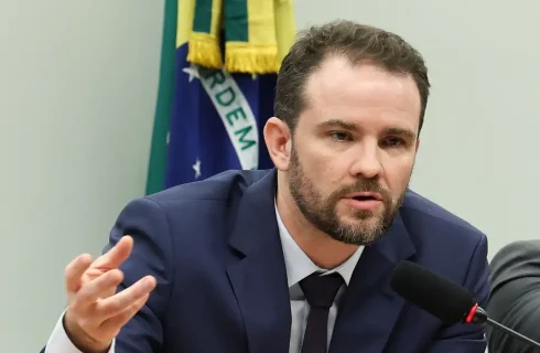 Durigan defende que Brasil deve ampliar comércio exterior