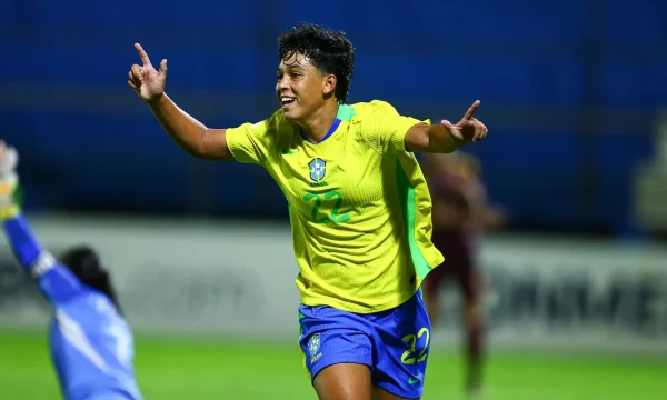 Sul-Americano Feminino Sub-17: Gigi e Mari Gigante celebram gols pelo Brasil