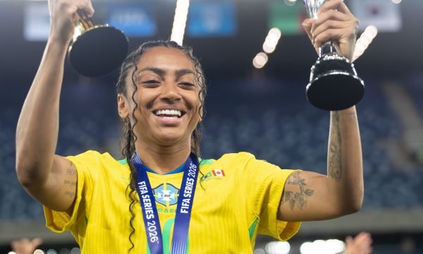 Kerolin é eleita a melhor jogadora do FIFA Series