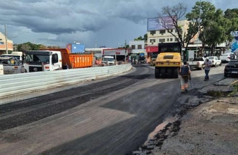 Obras do BRT seguem com execução de nova camada de asfalto na Prainha