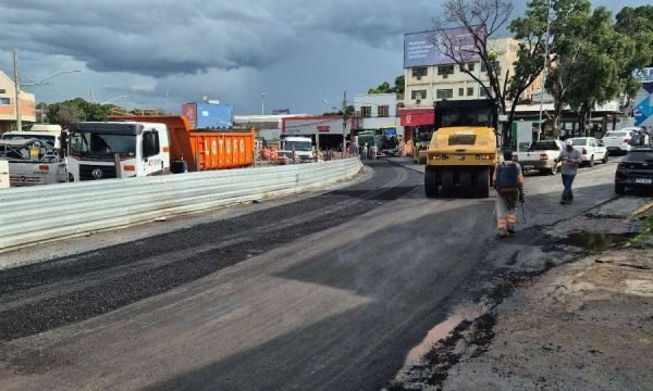 Obras do BRT seguem com execução de nova camada de asfalto na Prainha