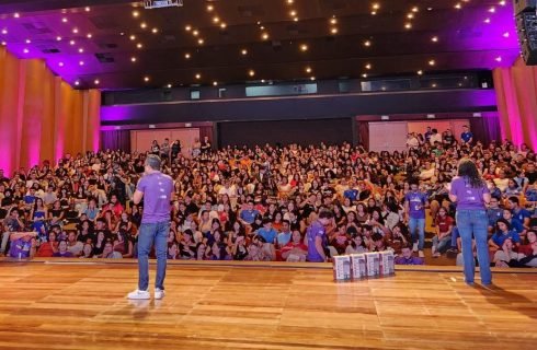 Aulão Inaugural do Pré-Enem Digit@l MT 2026 reúne 500 estudantes no Teatro da UFMT