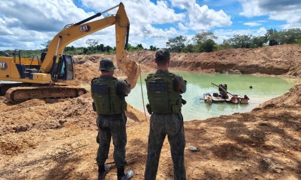 Companhia Ambiental da PM fecha garimpo ilegal e apreende equipamentos