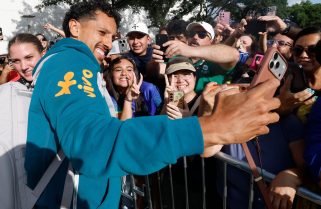 Seleção chega em Houston para duelo dos 16 avos da Copa