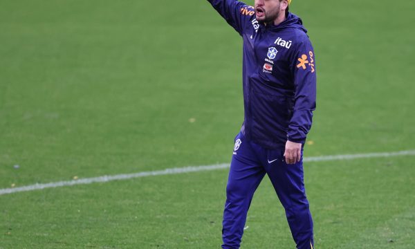 Arthur Elias fala sobre planejamento e cidades que receberão o Brasil na Copa 2027