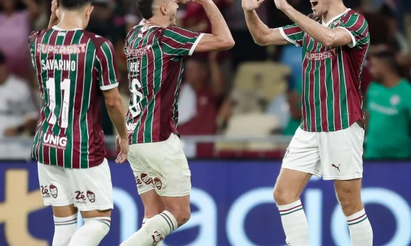 Flu assume vice-liderança do Brasileirão ao vencer Corinthians