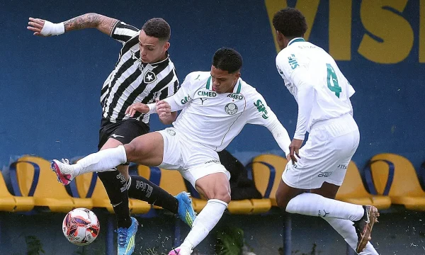 Palmeiras e Fluminense goleiam fora de casa e seguem na disputa pela liderança do Brasileiro Sub-17