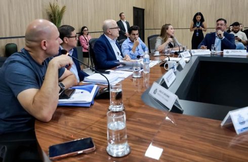 Governador reúne prefeitos de Cuiabá e VG para estabelecer parcerias na saúde e educação