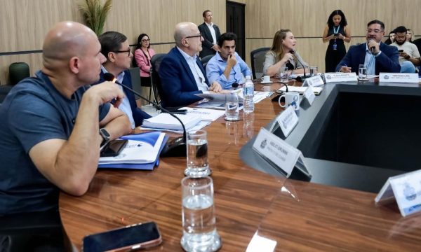 Governador reúne prefeitos de Cuiabá e VG para estabelecer parcerias na saúde e educação