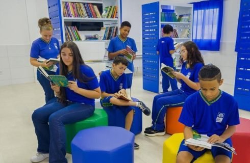 Seduc divulga resultado preliminar de seletivo para bibliotecários e nutricionistas nesta sexta-feira (13); salários chegam a R$ 7,8 mil