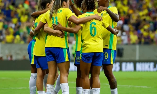 Brasil e Argentina empatam por 2 a 2 na Arena de Pernambuco