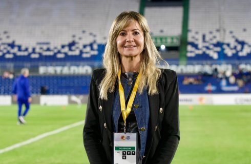 Cris Gambaré e Camilla Orlando celebram título do Sul-Americano Feminino Sub-17