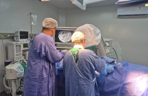 Hospital Regional de Sinop realiza cirurgias de coluna por vídeo biportal