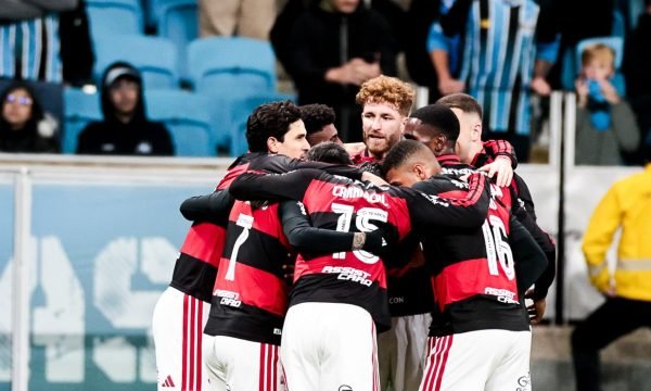 Série A: Fla reduz diferença para Palmeiras, Corinthians vence clássico e Vasco chega ao G-8