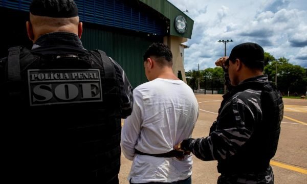 Acusado de matar sargento da PM é transferido para prisão de Cuiabá para responder pelo crime