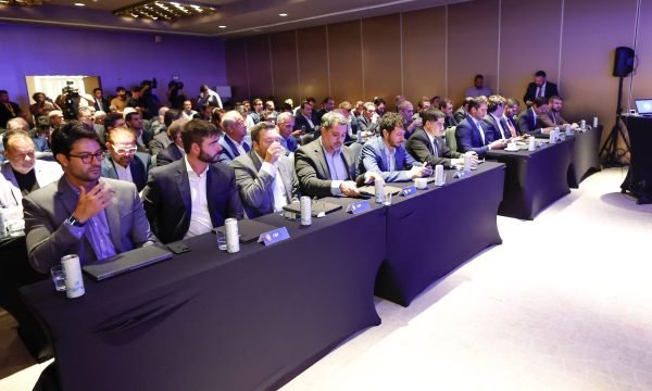 Dirigentes aprovam início das discussões para Liga do Futebol do Brasil