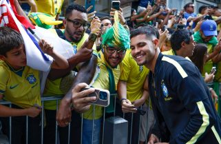 Seleção é recebida com festa na Filadélfia para jogo contra o Haiti