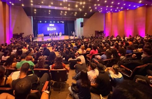 Seduc inicia as aulas e entrega de materiais do curso preparatório Pré-Enem Digit@l 2026