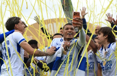 Chapecoense luta, mas Avaí leva a melhor na decisão da Copa Sul-Sudeste