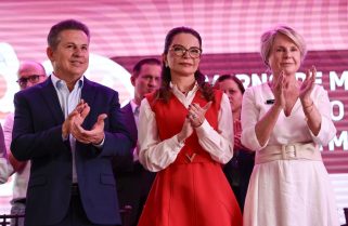 Governador e primeira-dama de MT entregam veículos para alavancar ações do SER Família Mulher e SER Família Indígena
