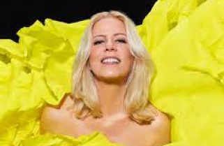 Paula Toller: Belíssima aos 61 anos e uma trajetória musical marcante