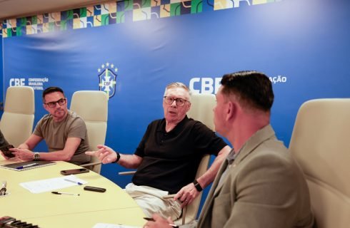 Comissão Técnica da Seleção participa de reunião da FIFA sobre arbitragem para a Copa do Mundo de 2026