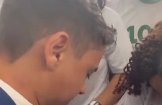 Nikolas é tietado, dá autógrafos a estudantes e faz sucesso em evento com Lula