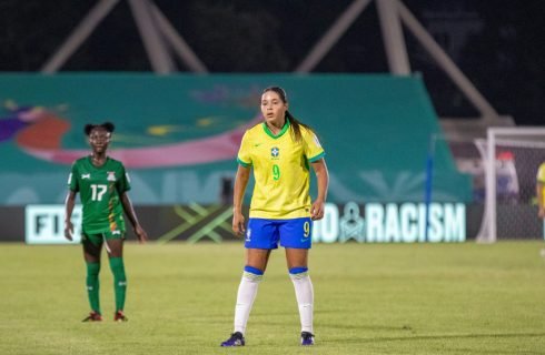 Juju Harris celebra estreia vitoriosa e gol na Copa do Mundo Feminina Sub-17