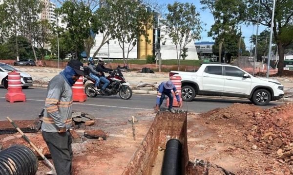 Obras de implantação do BRT seguem com interdições parciais na Avenida do CPA