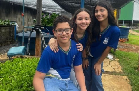 Escola Estadual desenvolve projeto que leva alunos da horta ao prato em aulas de tecnologia e sustentabilidade