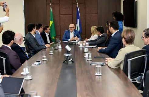 Governo de MT, MP e AMM firmam parceria para utilização de máquinas apreendidas em desmatamentos ilegais