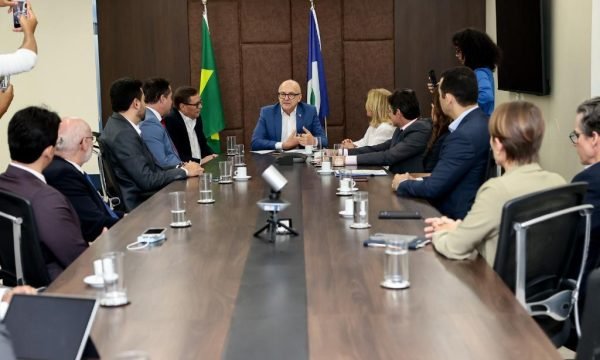 Governo de MT, MP e AMM firmam parceria para utilização de máquinas apreendidas em desmatamentos ilegais