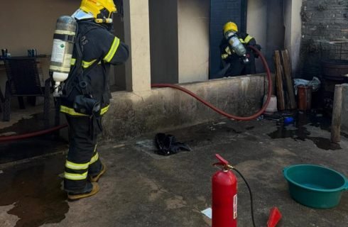 Bombeiros extinguem incêndios em residências nos municípios de Confresa e Cáceres