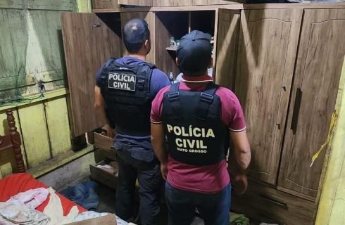 Polícia Civil cumpre mandado de busca e apreensão em Comodoro e apreende armas de fogo e munições