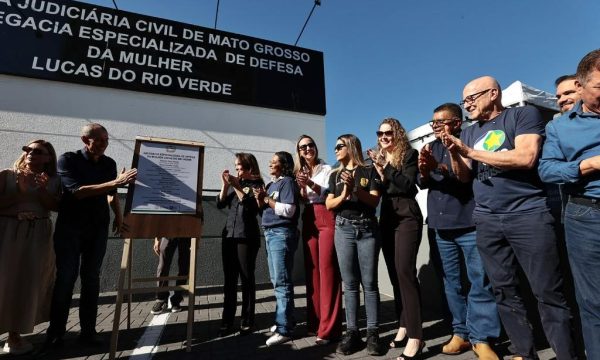 Governo de MT amplia rede de proteção às mulheres e entrega nova escola em Lucas do Rio Verde