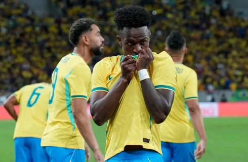 Brasil goleia o Panamá no Maracanã: 6 a 2