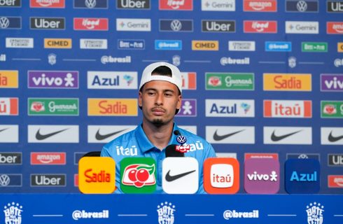 Martinelli exalta bom ambiente da Seleção e projeta partida contra a Escócia: “Jogo muito difícil”
