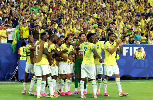 Com baile de Vini, surf de Cunha e estreia de Neymar, Brasil faz 3 na Escócia e avança em 1º