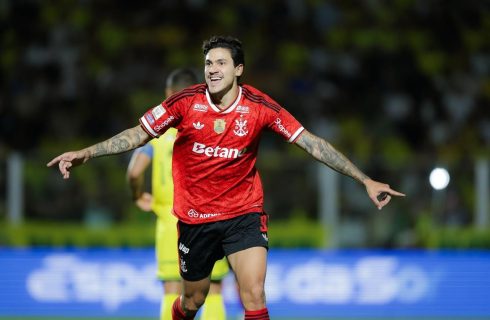 Fla goleia Mirassol e reduz diferença para o líder Palmeiras