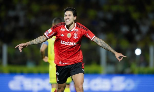 Fla goleia Mirassol e reduz diferença para o líder Palmeiras