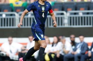 Marquinhos empata com Emerson Leão e Ronaldo em número de jogos pela Seleção: 105