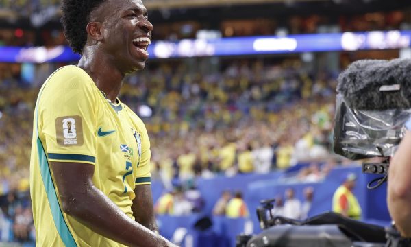 Vini Jr. assume artilharia da era Ancelotti e repete feitos de Rivaldo, Jairzinho, Romário e Ronaldo em Copas
