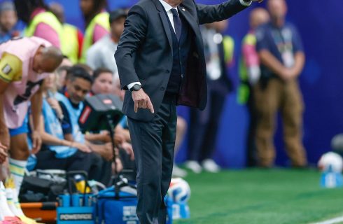 Ancelotti celebra vaga nas oitavas e “jogo completo” contra o Japão: “Buscamos soluções”