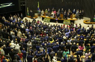 URGENTE: CCJ da Câmara aprova projeto que permite aos estados legislarem sobre porte de armas; entenda