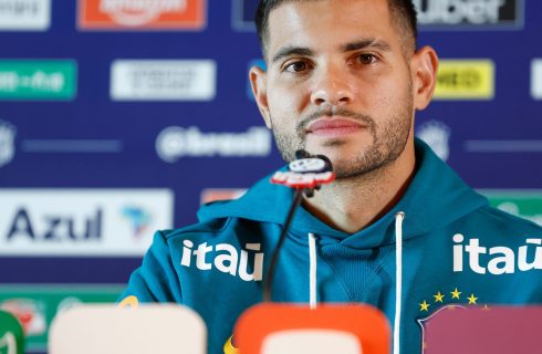 Experiente, Bruno Guimarães comenta seu papel de liderança e renovação da Seleção Brasileira